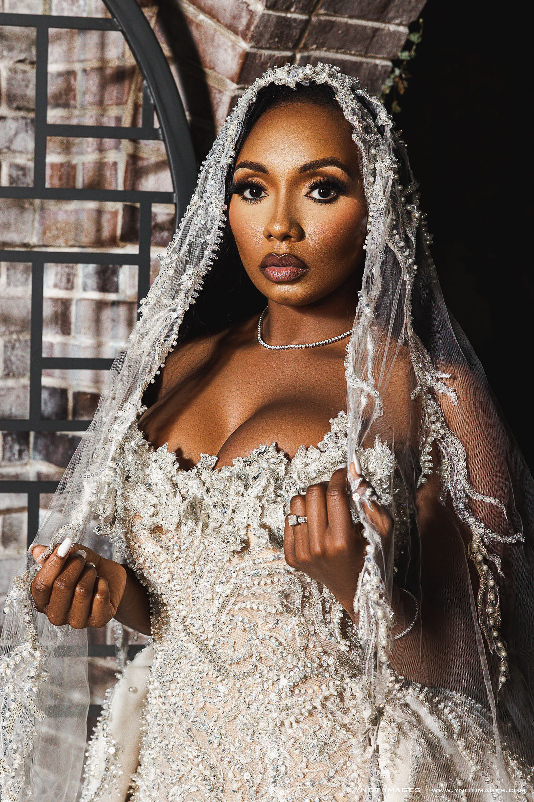 Black Bridal Veils: Get the look ~ KISS THE BRIDE MAGAZINE