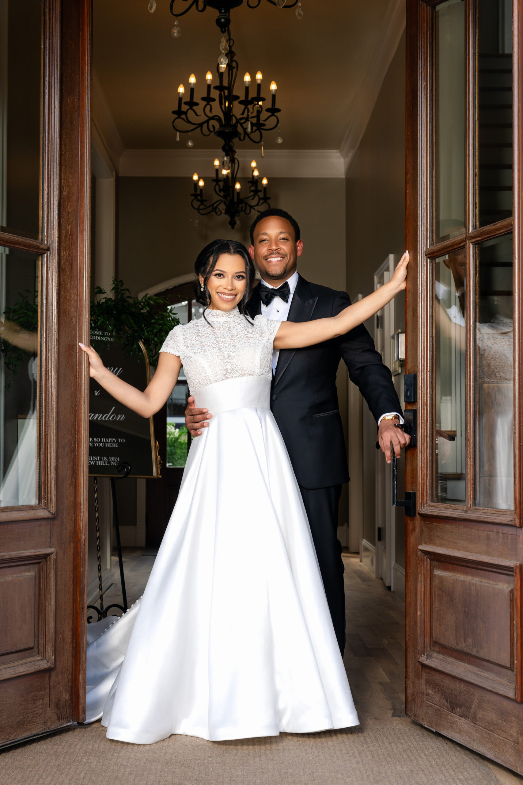 Rooftop Beginnings: Inside Brittany & Brandon’s Elegant Outdoor Wedding